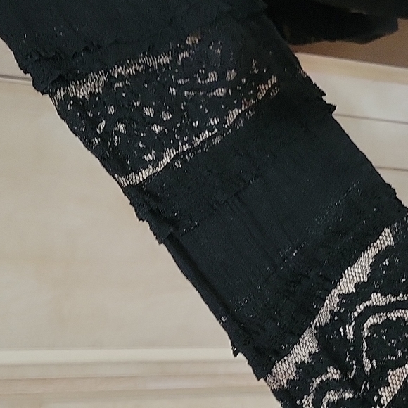 SHEIN hooded long sleeve with lace material 5x - Picture 7 of 7